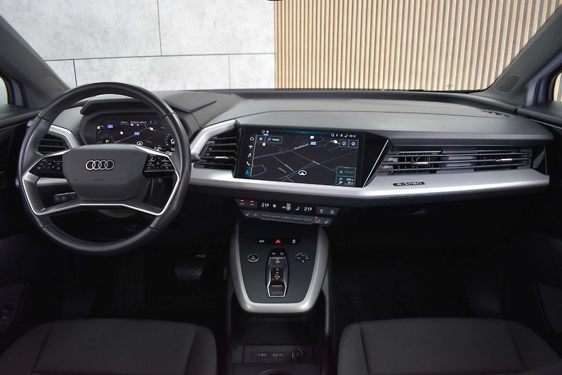 Audi Q4 e-tron 45*82kWH*QUATTRO*SoH92%*ČR 1.M - fotka 7 z 46