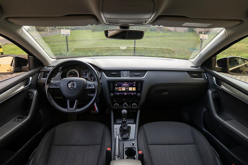 Škoda Octavia 1.4 TSI 110 kW DSG Tažné CarPl - fotka 17 z 34
