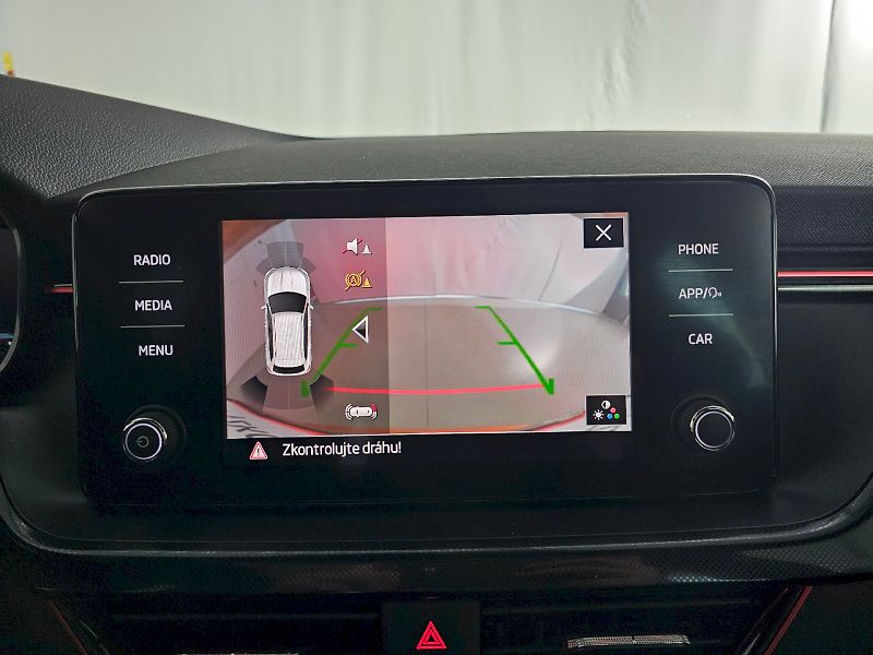 Škoda Kamiq (2022) 1.5TSI 110kW Monte Carlo komfo - fotka 19 z 31