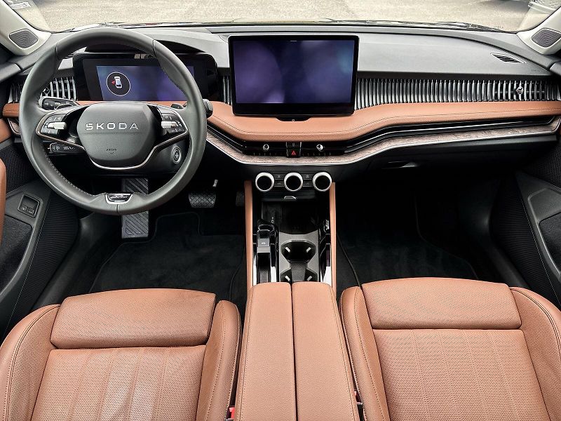 Škoda Superb (2025) Combi 1.5 TSI iV DSG L&K - fotka 5 z 33
