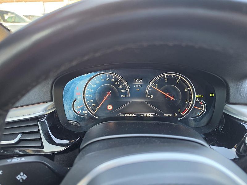 BMW Řada 5 520D TZ Sport Line Harman - fotka 27 z 30