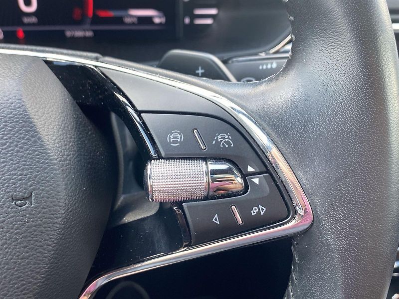 Škoda Superb (2022) 2.0 TSI 206kW 4x4 DSG L&K - fotka 28 z 41