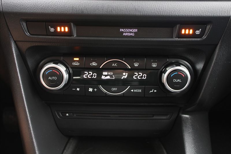 Mazda 3 2,0 SKYACTIV-G  VÝHŘEVY - fotka 14 z 25