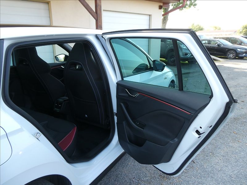 Škoda Scala 1,6 TDi DSG Monte Carlo,DPH,ČR - fotka 29 z 46