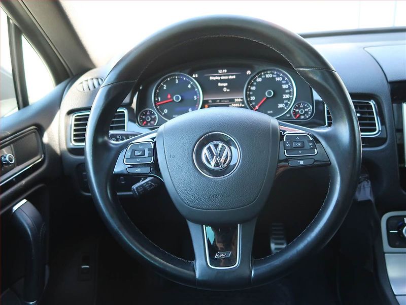 Volkswagen Touareg (2012) R-Line 3.0 TDI, 4X4, Automat - fotka 16 z 19