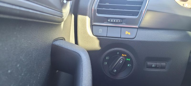Škoda Fabia (2016) 3 1,2TSi 66kW benzín „JOY“ - fotka 26 z 38