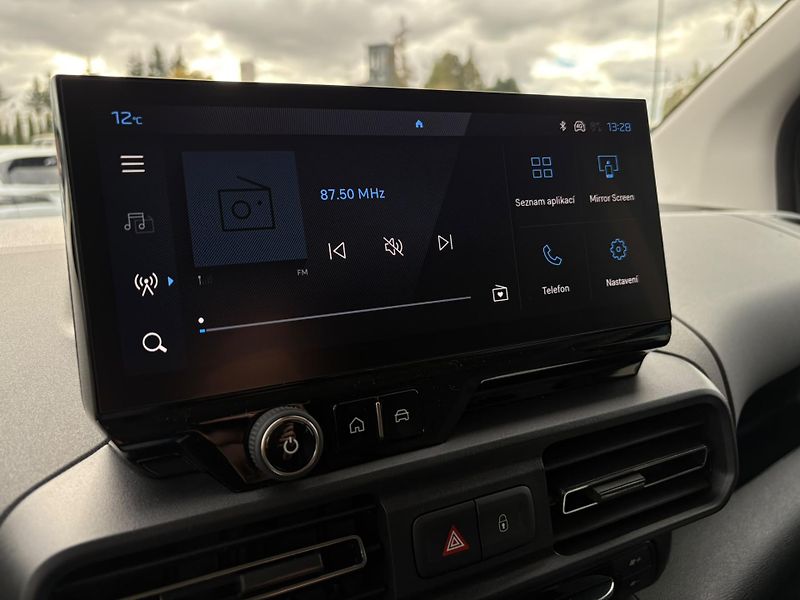 Peugeot Rifter (2026) LONG GT BlueHDi 130 EAT8 - fotka 23 z 32