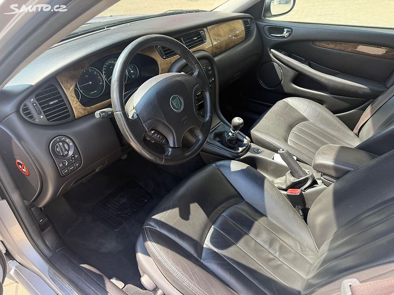 Jaguar X-Type (2002) 2.1 V6 114kw Manuál Nová STK - fotka 16 z 22