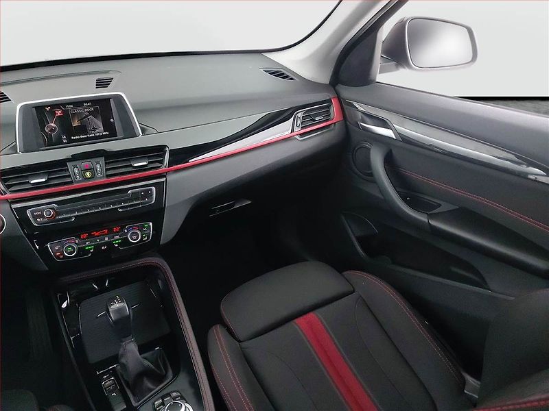BMW X1 (2016) sDrive18d, Automat, Serv.kniha - fotka 8 z 21