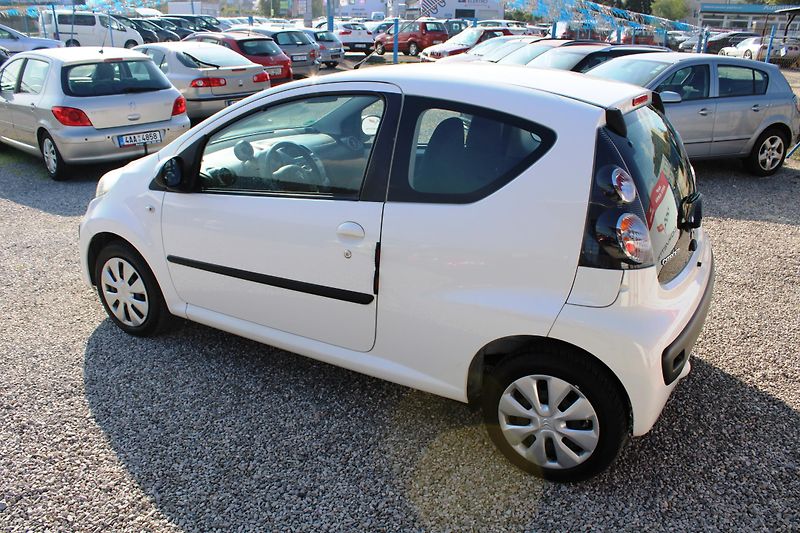 Citroën C1 (2012) 1,0i EL.OKNA ESP SERVO CENTRÁL - fotka 5 z 15