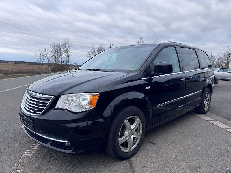 Chrysler Town & Country (2014) 3,6 RT Penta DVD 2014 - fotka 7 z 23