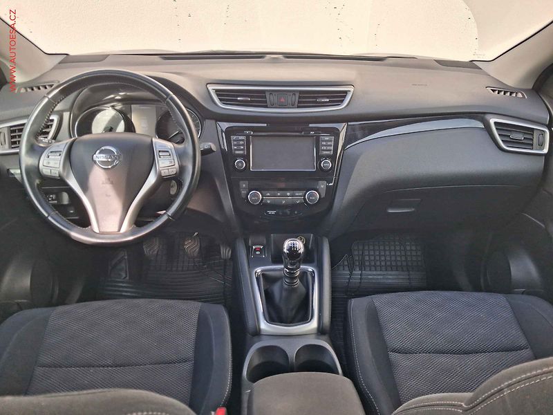 Nissan Qashqai (2015) 1.2TCe, Acenta, navi, kamera - fotka 8 z 18