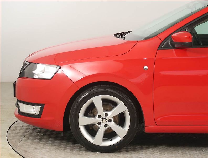 Škoda Rapid (2013) Spaceback 1.2 TSI, ČR,1.maj - fotka 14 z 17