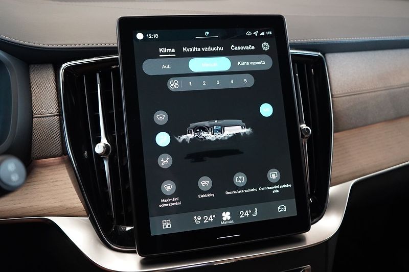 Volvo XC90 B5 AWD PLUS Dark, Vzduch, 360° - fotka 27 z 47