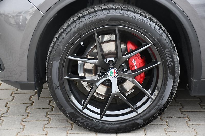 Alfa Romeo Stelvio 2.0TURBO 16V Q4 147kW SPRINT - fotka 39 z 45