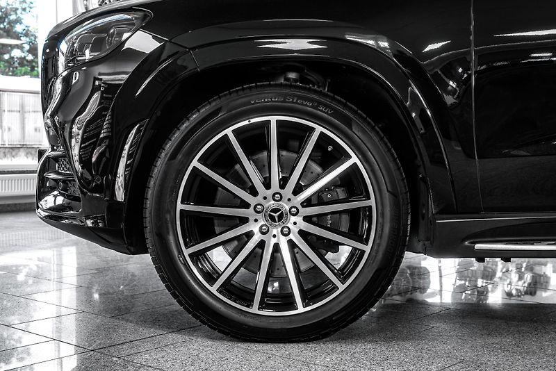 Mercedes-Benz GLS 580 4MATIC BURM/360/HUD/7/AIR/ - fotka 6 z 23