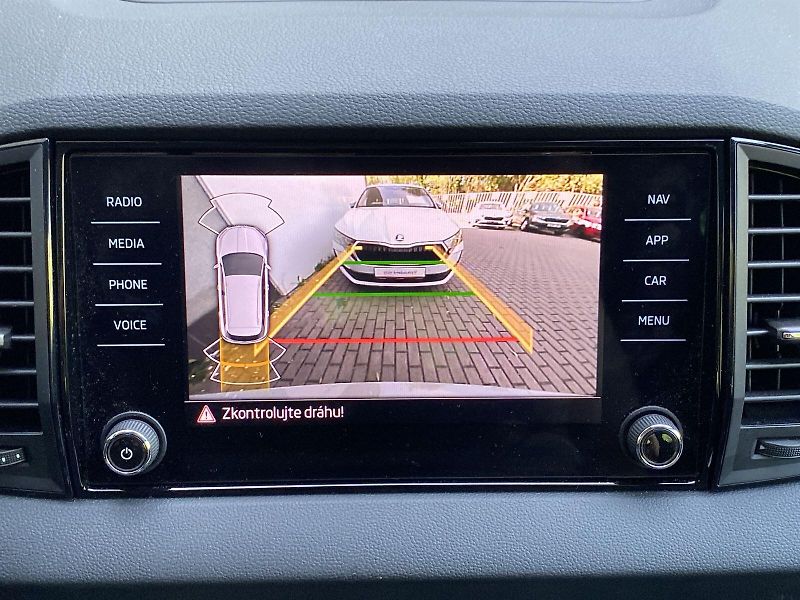 Škoda Karoq (2024) 1.5 TSI Selection - fotka 13 z 34