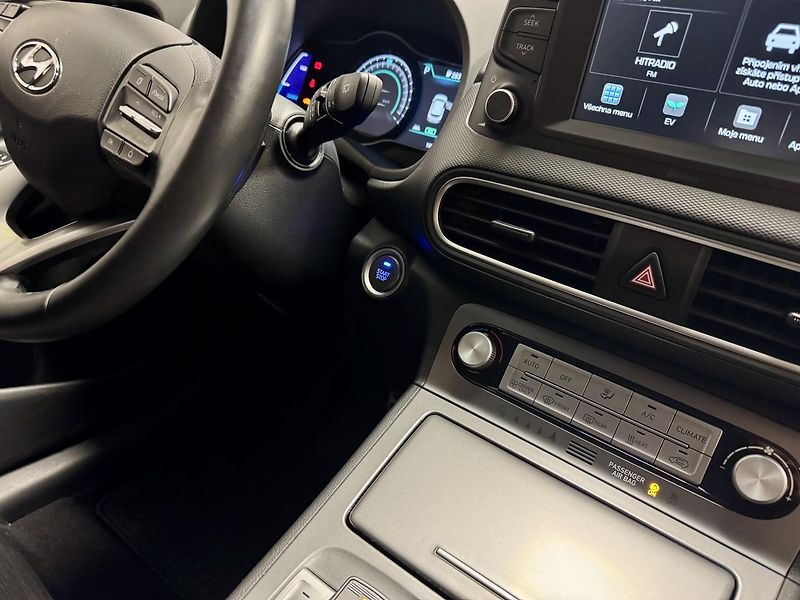 Hyundai Kona (2020) EV ELEKTRIC 100Kw 1 MAJITEL KA - fotka 44 z 53