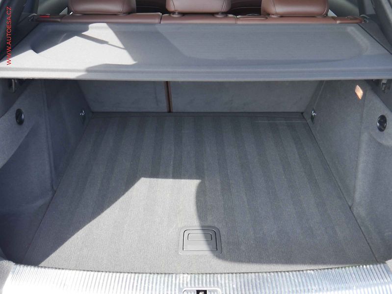 Audi Q3 (2011) 2.0 TDi quattro, AT, bixen - fotka 7 z 21