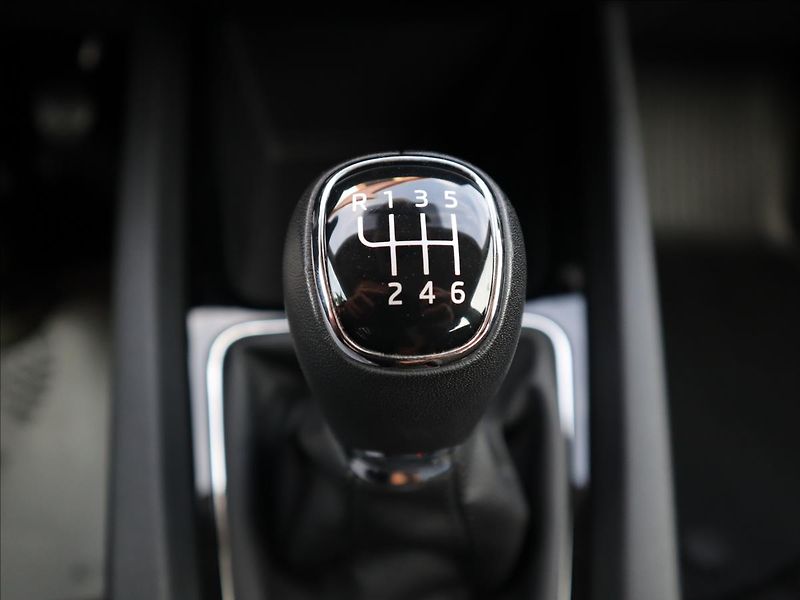 Škoda Octavia 1,5 TSi 110kW Selection ParkPi - fotka 30 z 38