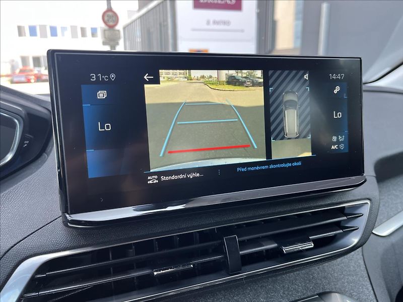 Peugeot 5008 1,2 PureTech  Allure Pack EAT8 - fotka 18 z 29
