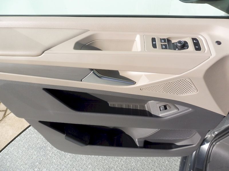 Volkswagen Multivan (2025) Long Life 1,5 TSI PHEV 180kW D - fotka 19 z 30