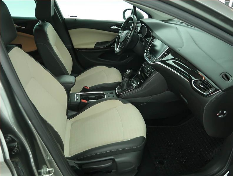 Opel Astra (2018) 1.4 T, Serv.kniha, Navi - fotka 9 z 17
