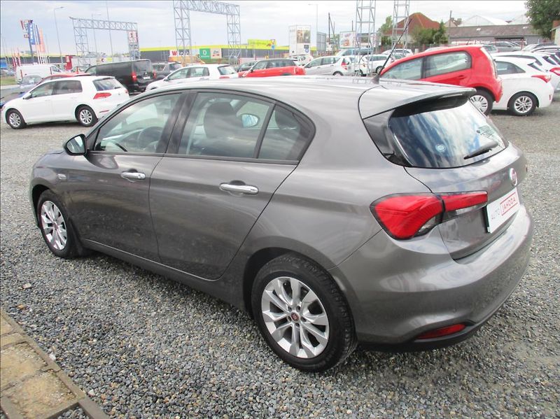 Fiat Tipo 1,4 i 16V, digiklima,Zamluven - fotka 7 z 40