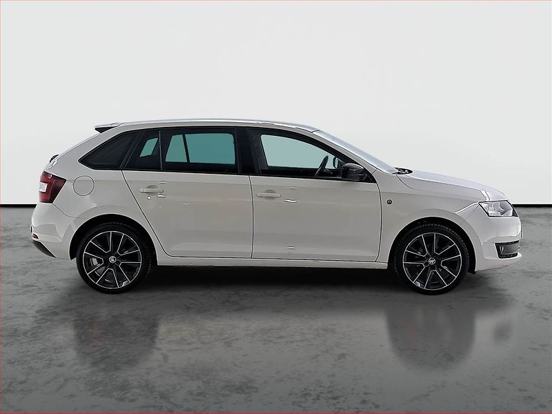 Škoda Rapid (2015) Spaceback 1.2 TSI, Xenony - fotka 6 z 19