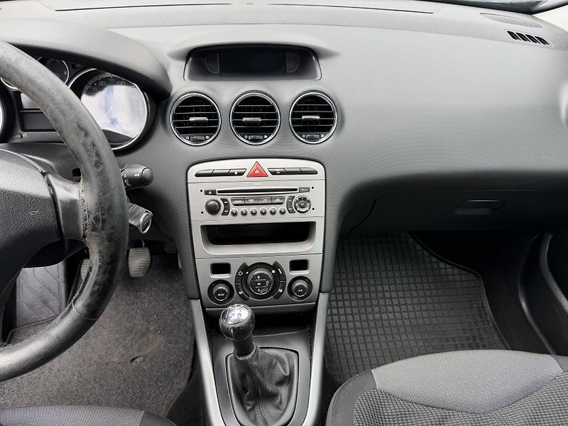 Peugeot 308 1.6 HDI - fotka 18 z 23