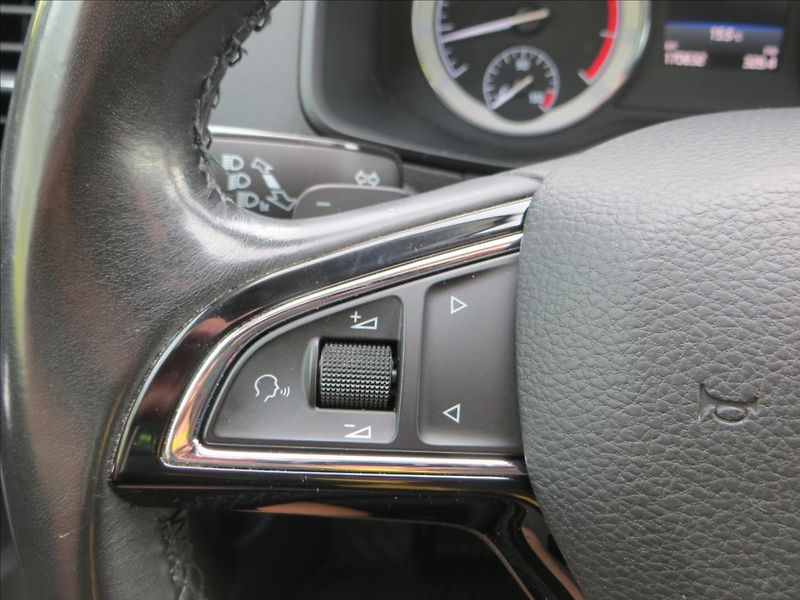 Škoda Karoq 1,5 TSI Style 110kW DSG WEBAST - fotka 26 z 33