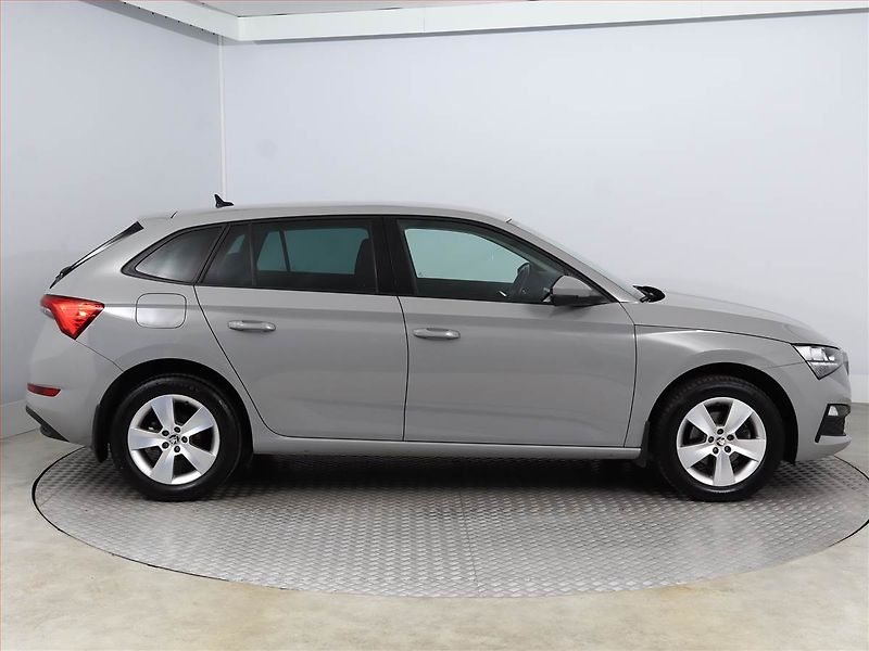 Škoda Scala (2021) Ambition 1.5 TSI, ČR,1.maj - fotka 6 z 17