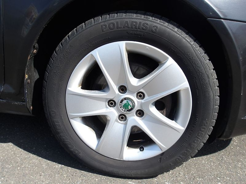 Škoda Octavia 2,0TDi JEZDÍ VÝBORNĚ ! - fotka 7 z 42