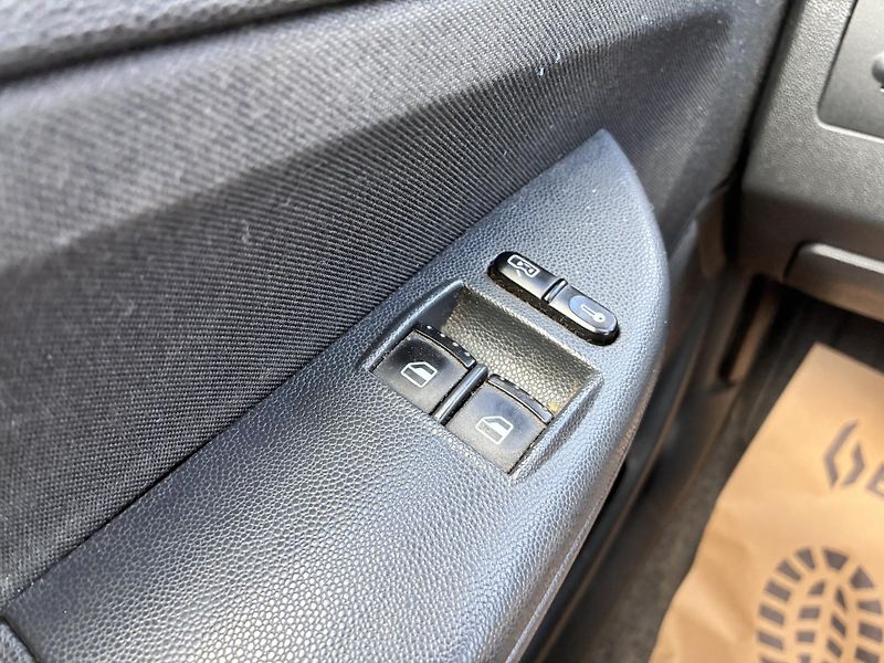 Škoda Fabia Kombi 1.9TDi 74kW ELEGANCE     - fotka 18 z 22