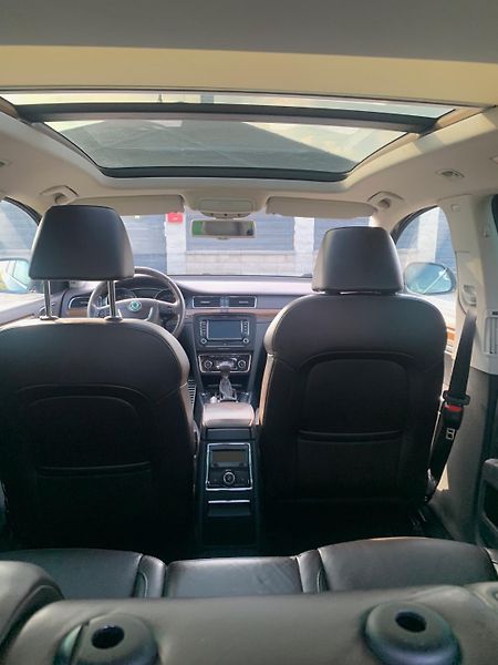 Škoda Superb (2012) Laurin&Klement 3.6 FSI V6 - fotka 13 z 15