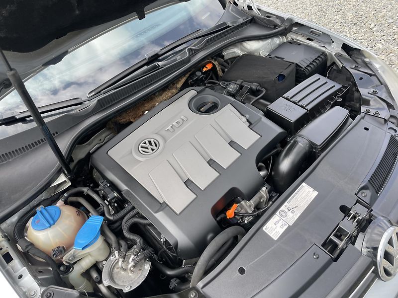 Volkswagen Golf 1.6TDi 105PS  6 HIGHLINE TOP!! - fotka 82 z 176