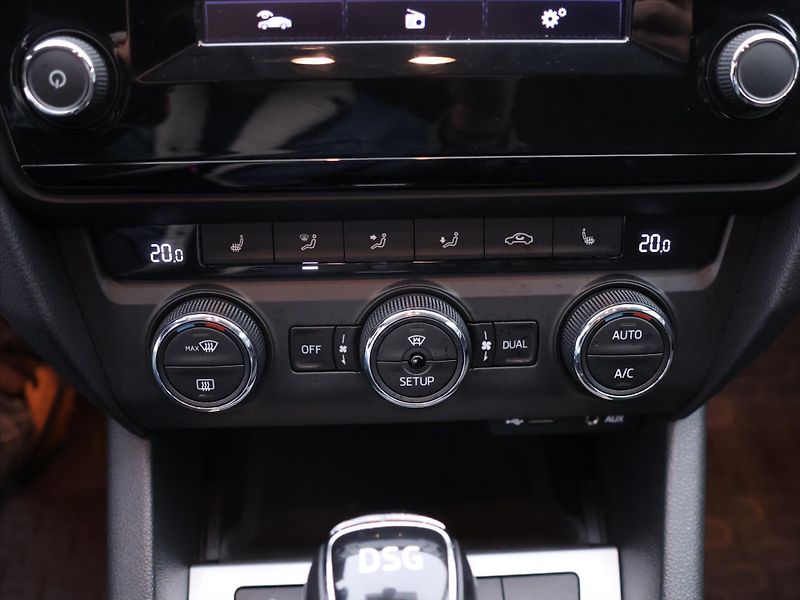 Škoda Octavia 2,0 TDI 110kW DSG Style Xenon - fotka 17 z 25