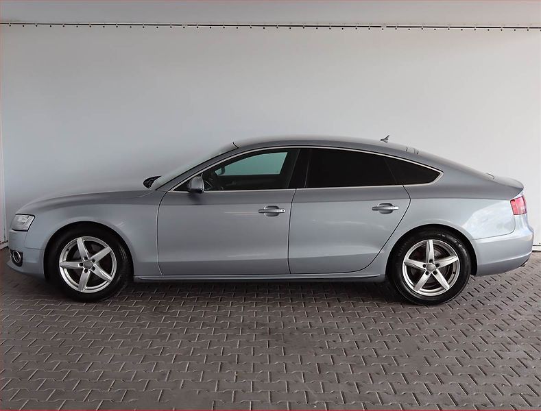 Audi A5 (2011) S-Line 2.0 TDI, 4X4 - fotka 3 z 19