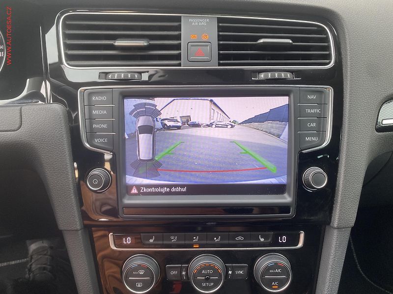 Volkswagen Golf (2013) 2.0 TDi, Highline, DSG, bixen - fotka 17 z 19