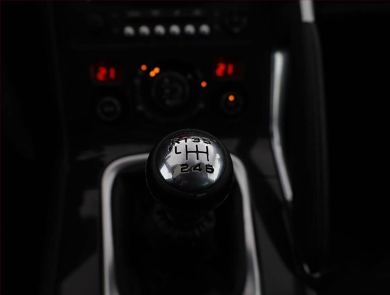 Peugeot 3008 (2015) 1.6 BlueHDi, Tempomat - fotka 12 z 15