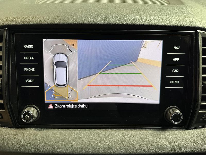 Škoda Karoq 1.5 TSI 110kW Sportline DSG - fotka 8 z 14