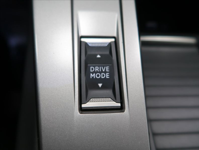 Peugeot 308 1,2 PT AT ALLURE NAVI KAMERA - fotka 28 z 29
