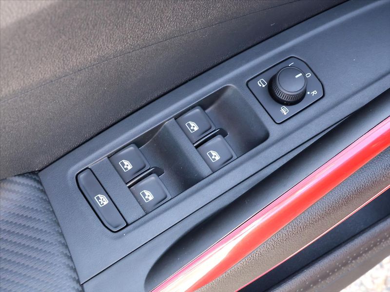 Škoda Fabia 1,0 TSI 85kW CZ Monte Carlo - fotka 15 z 31