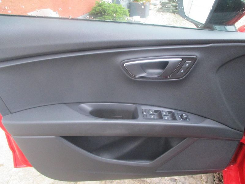 Seat Leon 1.4 TSi FR - fotka 8 z 30