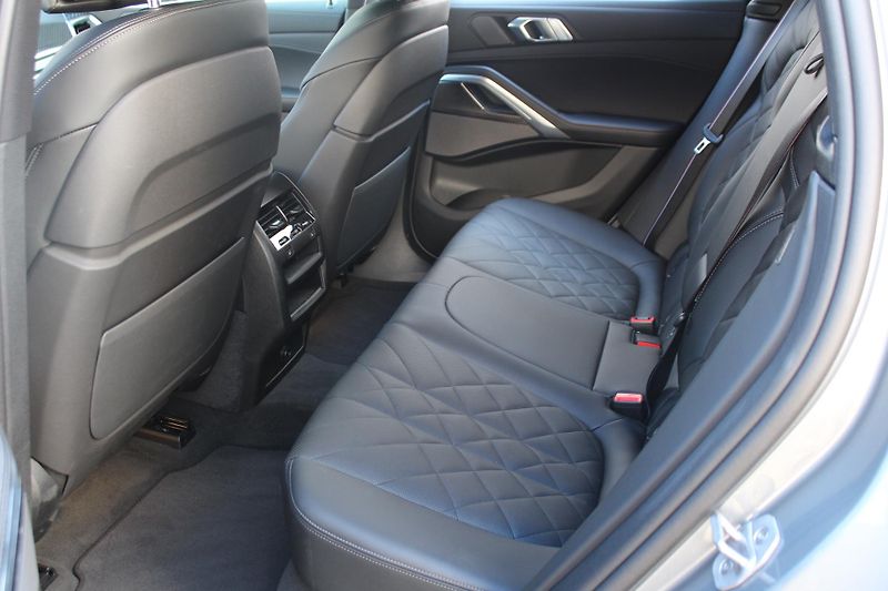 BMW X6 xDrive30d - fotka 20 z 27