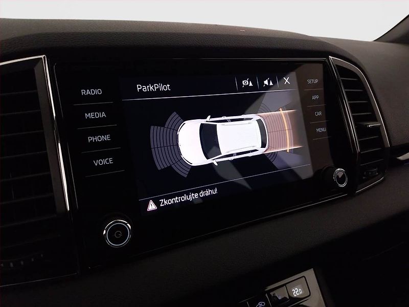 Škoda Karoq (2019) Sportline 1.6 TDI, Automat - fotka 18 z 21