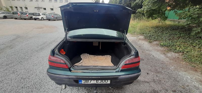 Peugeot 406 (2001) - fotka 4 z 14