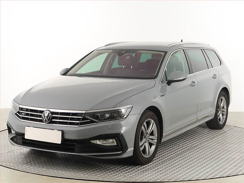 Volkswagen Passat (2022) Elegance 2.0 TDI - fotka 2 z 19