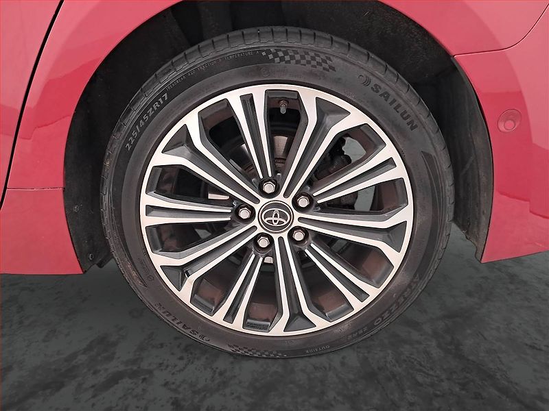 Toyota Corolla (2020) 1.8 Hybrid - fotka 15 z 16