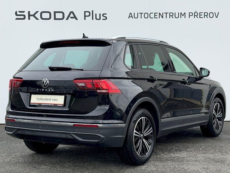 Volkswagen Tiguan (2021) 1.5 TSI 110kW United - fotka 2 z 35